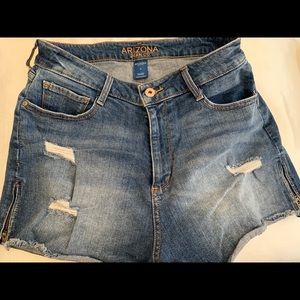 Arizona ripped short shorts